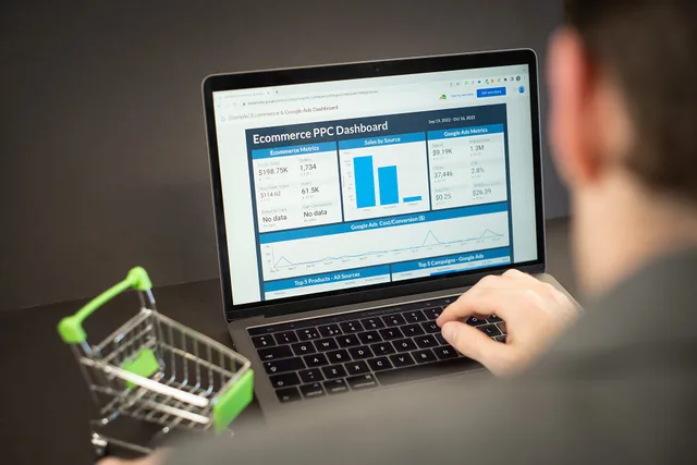A photo of an employee checking PPC performance on an ecommerce dashboard on a laptop. This image has been made available for use under the Creative Commons Licensing agreement. If you use it, please link back to our website at www.zuko.io. Common ecommerce marketing strategy questions: a method