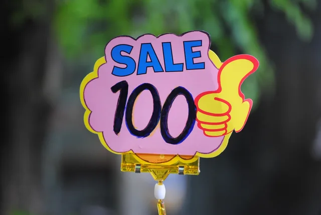 price tag, sign, discount label, price tag, price tag, price tag, price tag, price tag. Ecommerce advertising best practices: claims that match the product feed